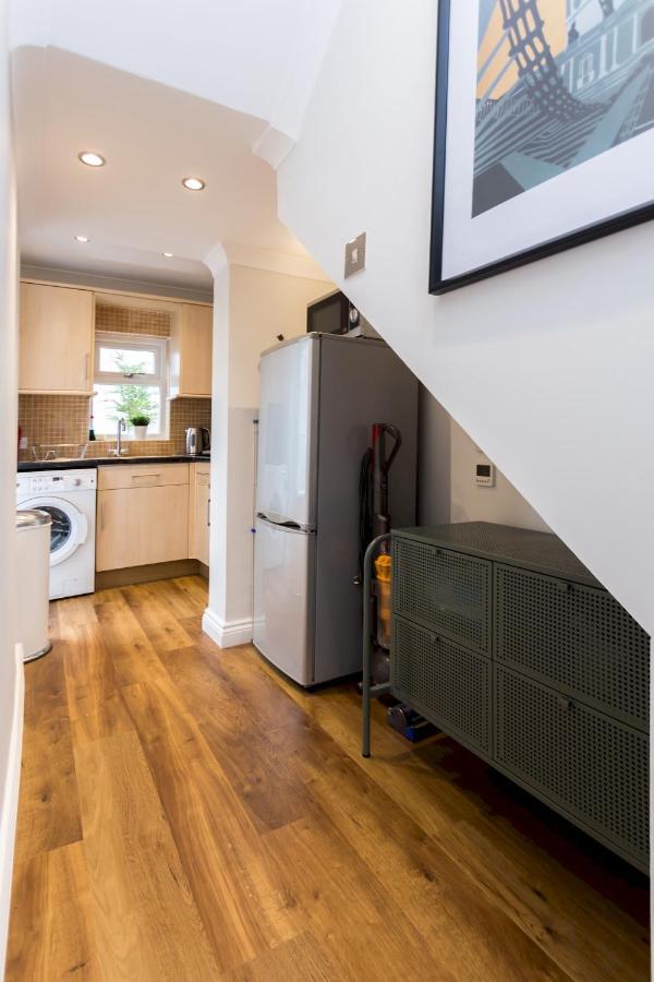 Caledonian - Bright One-bedroom With Private Decked Garden * Londres